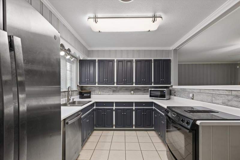 3 bedroom Detached at 502 E Bay Street, Peacock, Perry — photo 5