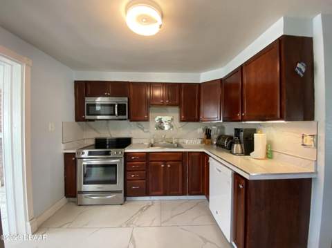 910 Lake Avenue, Edgewater FL - photo 11 of 23