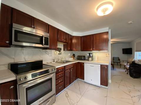 910 Lake Avenue, Edgewater FL - photo 10 of 23