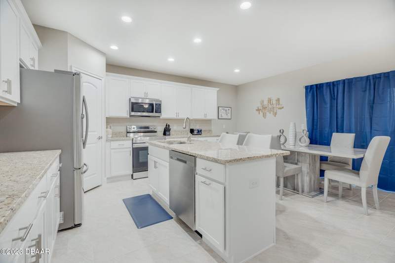 3 bedroom Single Family Residence at 116 Oceans Circle, Oceans 25 Condo, Daytona Beach Shores — photo 4