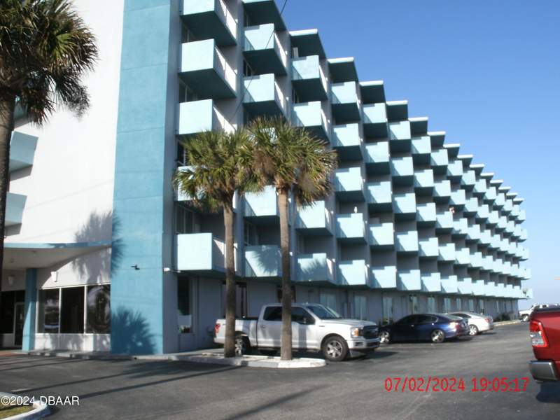 0 bedroom Condotel at 313 S Atlantic Avenue #506, Fountain Beach Resort Condo, Daytona Beach — photo 2
