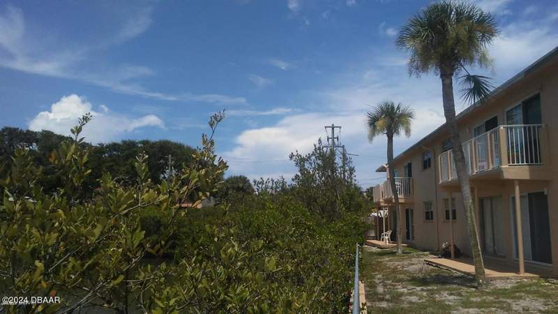 1 bedroom Condominium at 3600 S Peninsula Drive #13, Jade Winds Condo, The, Port Orange — photo 2