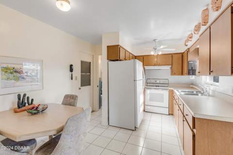 535 S Peninsula Avenue, New Smyrna Beach FL - photo 21 of 71