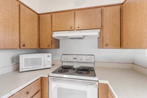 535 S Peninsula Avenue, New Smyrna Beach FL - photo 23 of 71