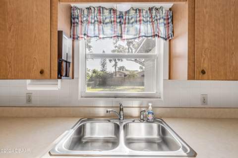 535 S Peninsula Avenue, New Smyrna Beach FL - photo 24 of 71