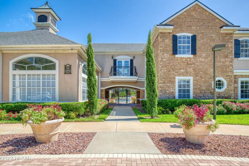 2 bedroom Condominium at 940 Village Trail #2-207, Villaggio On The Lakes Condo, Port Orange — photo 2