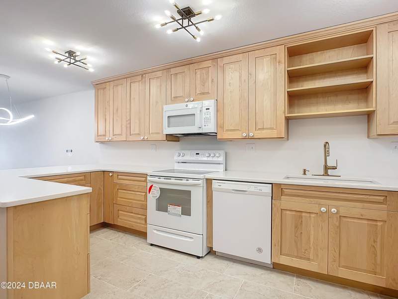 2 bedroom Condominium at 1133 Ocean Shore Boulevard #202, Ormond Beach Surfside North, Ormond Beach — photo 3