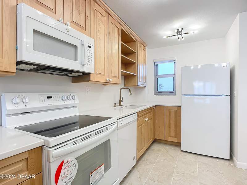 2 bedroom Condominium at 1133 Ocean Shore Boulevard #202, Ormond Beach Surfside North, Ormond Beach — photo 5