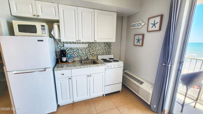 0 bedroom Condotel at 1233 S Atlantic Avenue #4320, Sea Dip Resort, Daytona Beach — photo 5
