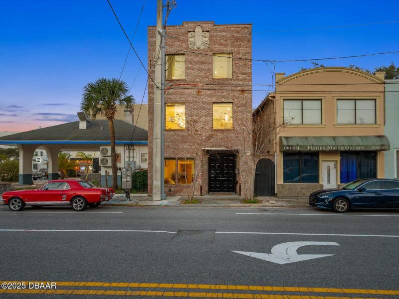 3 bedroom Single Family Residence at 307 S Palmetto Avenue, Daytona Beach, Daytona Beach — photo 5