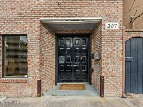 307 S Palmetto Avenue, Daytona Beach FL - photo 11 of 72
