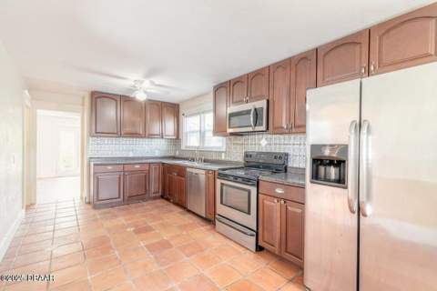 724 N Oleander Avenue, Daytona Beach FL - photo 15 of 23