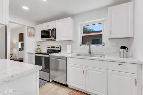426 Flushing Avenue, Daytona Beach FL - photo 10 of 36