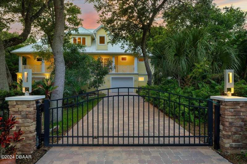 4 bedroom Single Family Residence at 110 Ocean Way Drive, Ponce Inlet, Ponce Inlet — photo 2