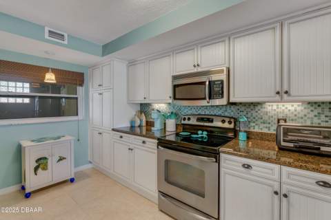 524 Marina Point Drive #5240, Daytona Beach FL - photo 8 of 22