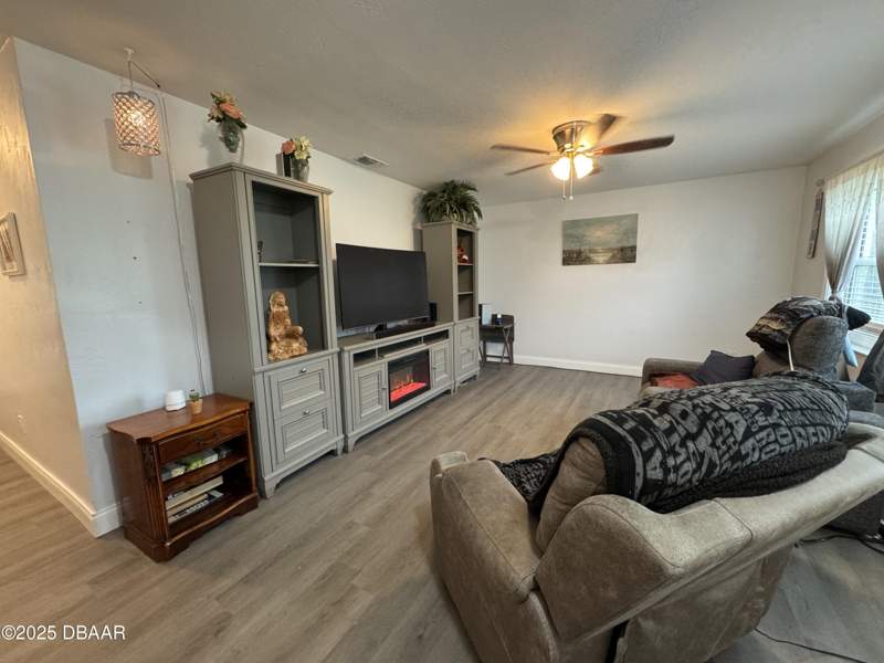 2 bedroom Single Family Residence at 940 Boulder Drive, Big Tree Village, South Daytona — photo 5