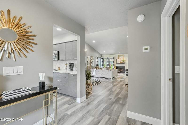 2 bedroom Townhouse at 220 Surf Scooter Drive, Pelican Bay, Daytona Beach — photo 4