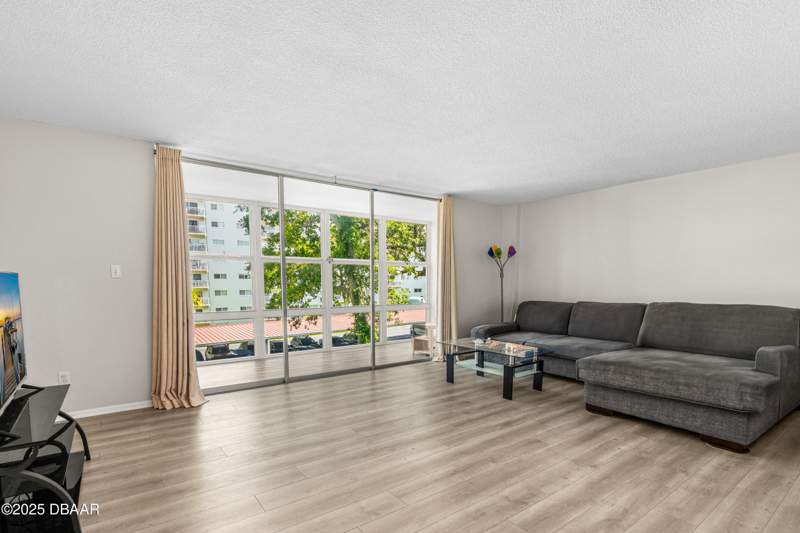 2 bedroom Condominium at 1224 S Peninsula Drive #321, Pendleton Club Condo, Daytona Beach — photo 4