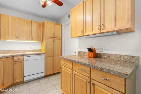1224 S Peninsula Drive #321, Daytona Beach FL - photo 13 of 41