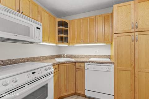 1224 S Peninsula Drive #321, Daytona Beach FL - photo 14 of 41