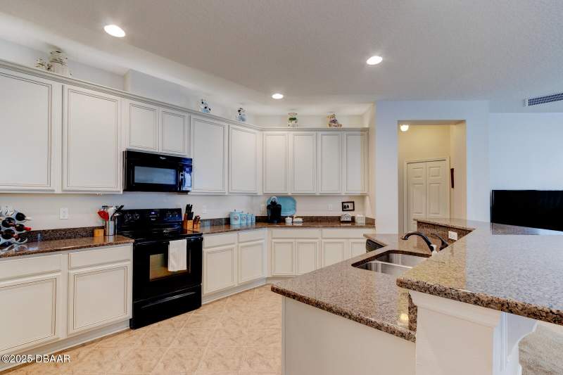 4 bedroom Single Family Residence at 145 Prestwick Grande Drive, Lpga, Daytona Beach — photo 3