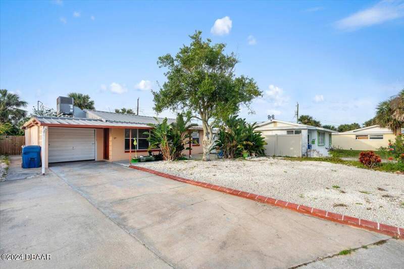 3 bedroom Single Family Residence at 27 Hibiscus Drive, Not In Subdivision, Ormond Beach — photo 2