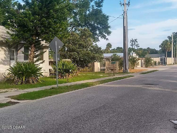 5 bedroom Single Family Residence at 241 S Franklin Street, Daytona Gardens, Daytona Beach — photo 5