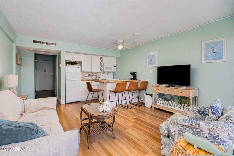 1 bedroom Condotel at 219 S Atlantic Avenue #338, Daytona Inn Beach Resort Condo, Daytona Beach — photo 2