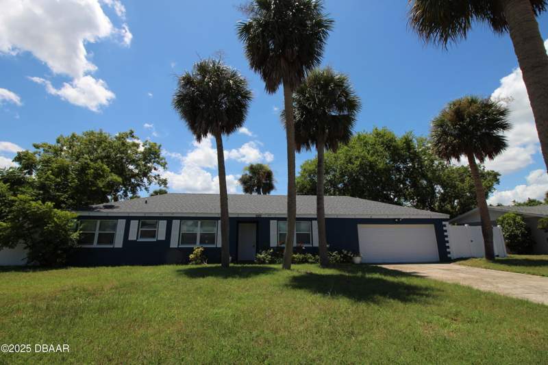 3 bedroom Single Family Residence at 882 W Coquina Drive, Coquina Lake, Daytona Beach — photo 2