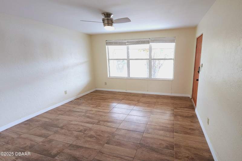 3 bedroom Single Family Residence at 27 Hibiscus Drive, Not In Subdivision, Ormond Beach — photo 5