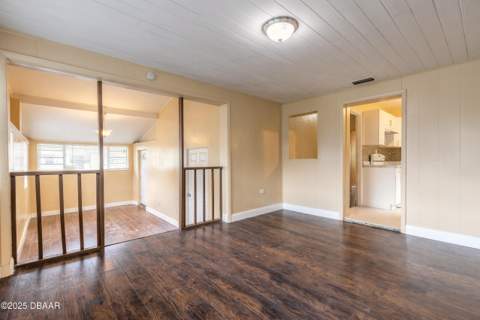 730 Flanders Avenue, Daytona Beach FL - photo 7 of 37