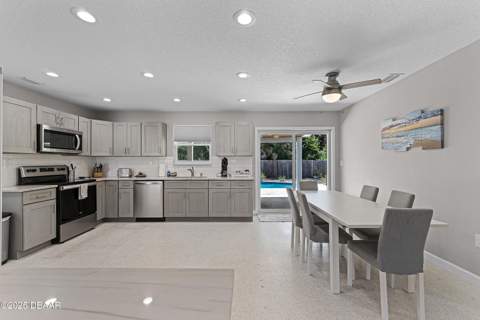 1536 Culverhouse Drive, Daytona Beach FL - photo 15 of 52