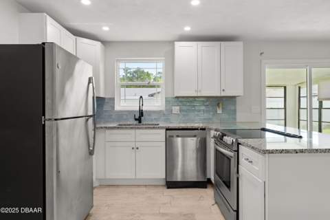 2061 Oriole Lane, South Daytona FL - photo 7 of 24