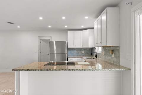 2061 Oriole Lane, South Daytona FL - photo 8 of 24