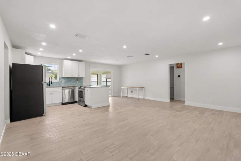 3 bedroom Single Family Residence at 2061 Oriole Lane, Evergreen Terrace, South Daytona — photo 5