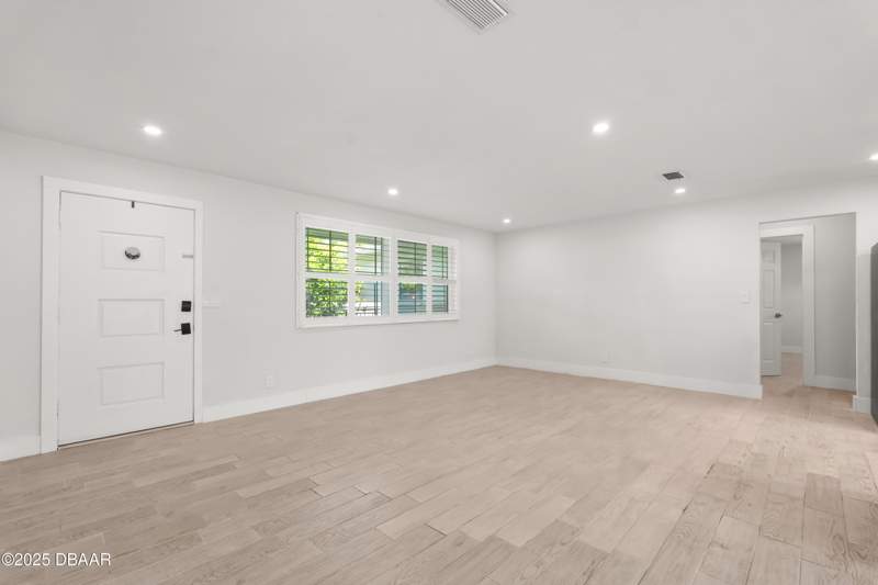 3 bedroom Single Family Residence at 2061 Oriole Lane, Evergreen Terrace, South Daytona — photo 3