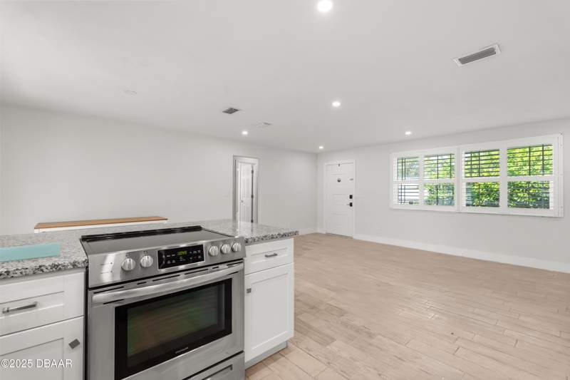 3 bedroom Single Family Residence at 2061 Oriole Lane, Evergreen Terrace, South Daytona — photo 4