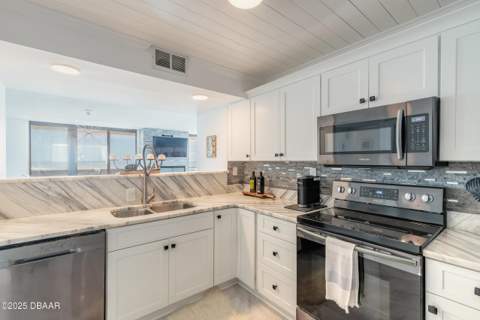 1420 N Atlantic Avenue #601, Daytona Beach FL - photo 7 of 39