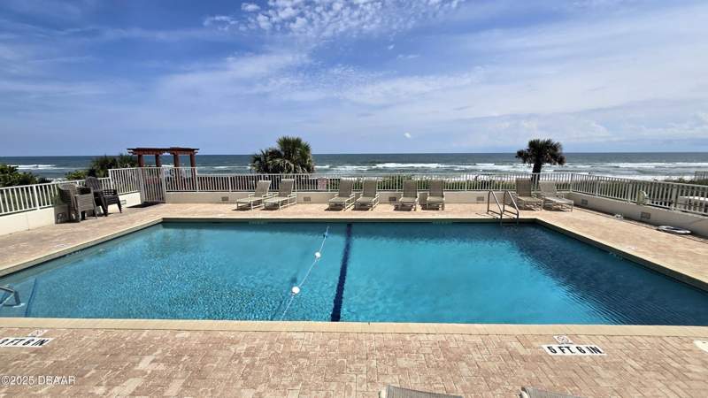 2 bedroom Condominium at 1183 Ocean Shore Boulevard #304, Seawinds Condo, Ormond Beach — photo 3