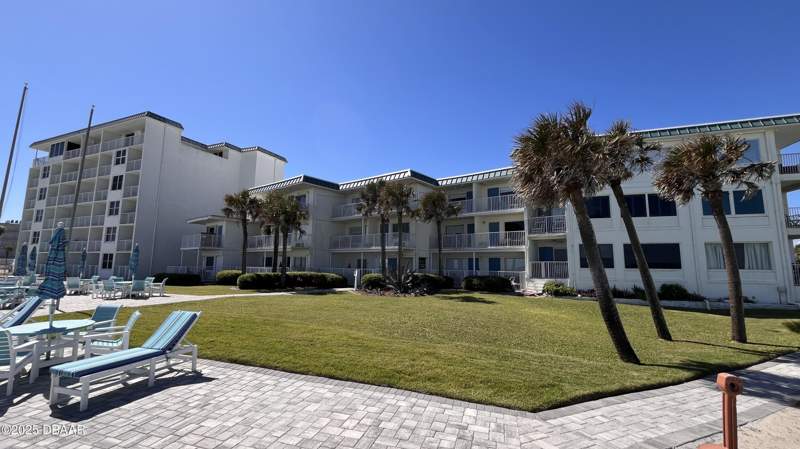 1 bedroom Condominium at 935 S Atlantic Avenue #419, Ocean Jewels Club Condo, Daytona Beach — photo 2