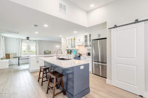 8 Robben Terrace, Daytona Beach FL - photo 7 of 35