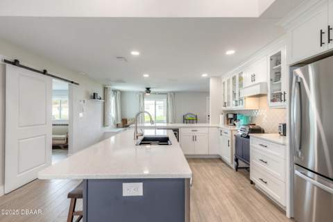 8 Robben Terrace, Daytona Beach FL - photo 6 of 35