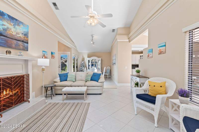 2 bedroom Condominium at 1905 Sprucewood Way, Spruce Creek Fly In, Port Orange — photo 4