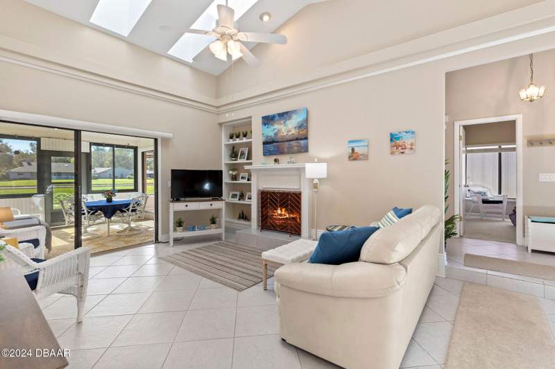2 bedroom Condominium at 1905 Sprucewood Way, Spruce Creek Fly In, Port Orange — photo 3