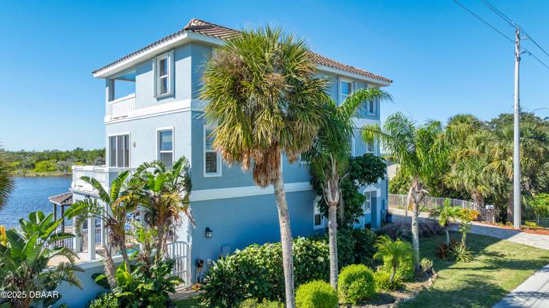 3 bedroom Single Family Residence at 2302 John Anderson Drive, Not In Subdivision, Ormond Beach — photo 3