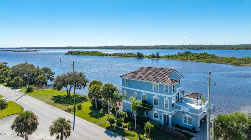 3 bedroom Single Family Residence at 2302 John Anderson Drive, Not In Subdivision, Ormond Beach — photo 4