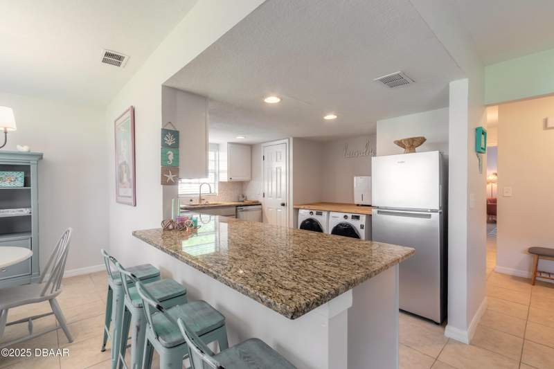 2 bedroom Condominium at 415 Banana Cay Drive #F, Bristol Bay Condo The, South Daytona — photo 3