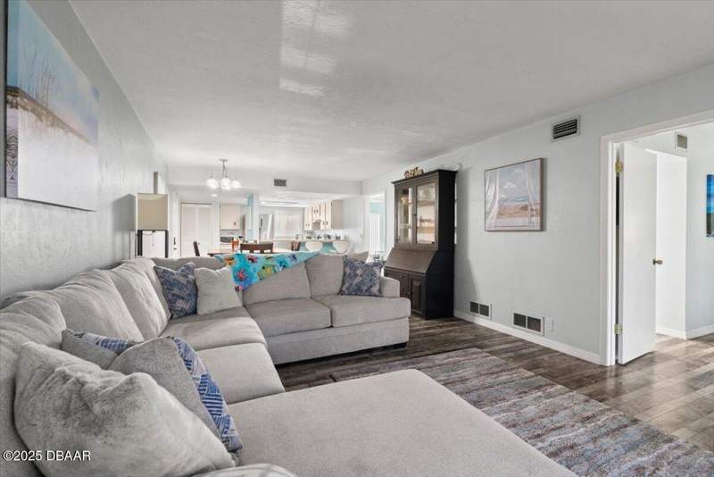 2 bedroom Condominium at 102 Bob White Court #C, Pelican Bay, Daytona Beach — photo 2