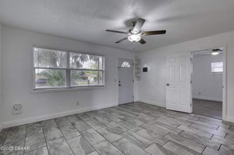 843 Niles Street, Daytona Beach FL - photo 6 of 32