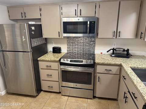 216 Glenview Boulevard #102, Daytona Beach FL - photo 11 of 23